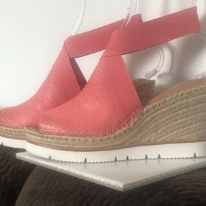 Women Platforms Sandals Gentle Souls by Kenneth Cole, Size 8.5, Color Pink